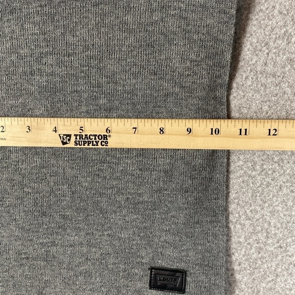 Levi’s scarf neutral minimalist edgy clean lines warm masculine OS - Picture 5 of 6